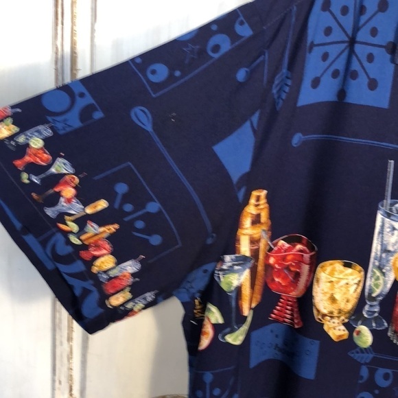 Men’s Paradise Found Vintage Vacation Tropical Mixed Drink Graphic Button Down - Picture 5 of 9